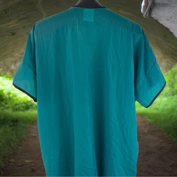 Nylon Robe by André, Style 8101 OS - Picture 7 of 8